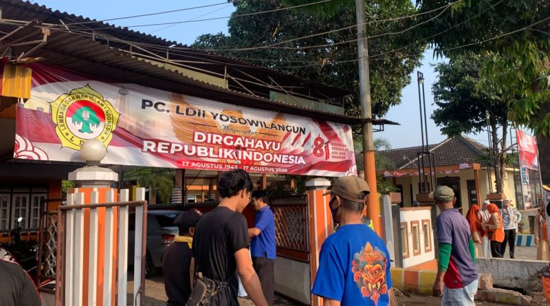 PC LDII Yosowilangun bersama Senkom dan Ibu² staf kecamatan serta warga sekitar